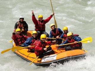  Grupo de rafting